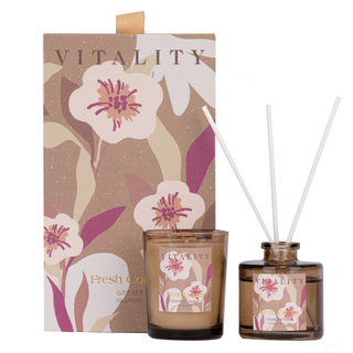 KINT&WOVE Collection Fresh Cottage 70g/50ml Brown Scented Candle And Brown Reed Diffuser 